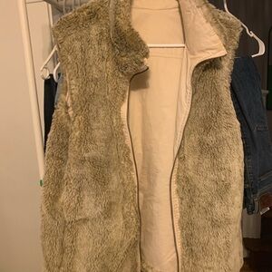 Old Navy Women's Tan Teddy reversible vest